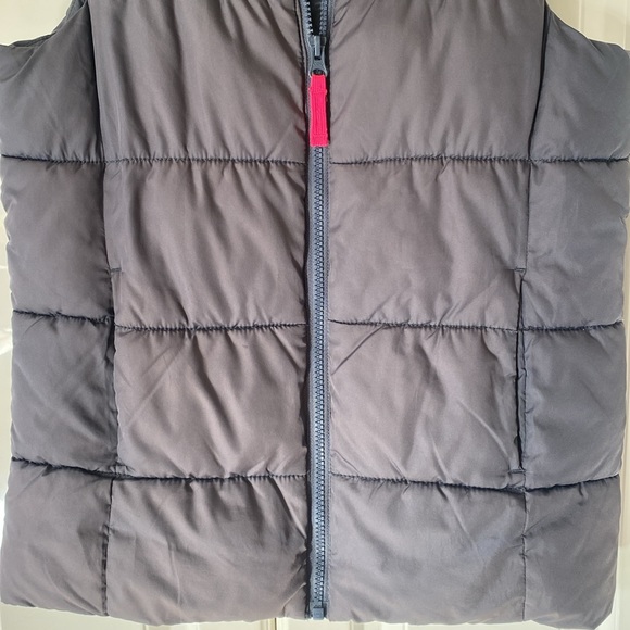 Joe Fresh Girl’s Grey and Pink Spring and Fall Puffer Vest size L (10-12) - Picture 3 of 10
